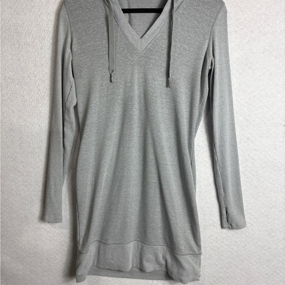 Athleta Dresses & Skirts - Athleta Gray Long Sleeve Hoodie Dress